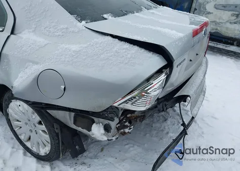 2010 Ford Fusion Hybrid z USA, uszkodzony, nr VIN 3FADP0L31AR316002